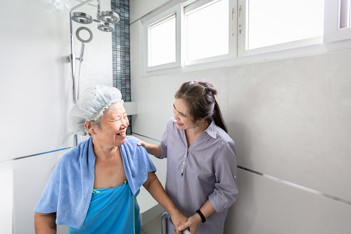 common-causes-of-declining-hygiene-in-seniors